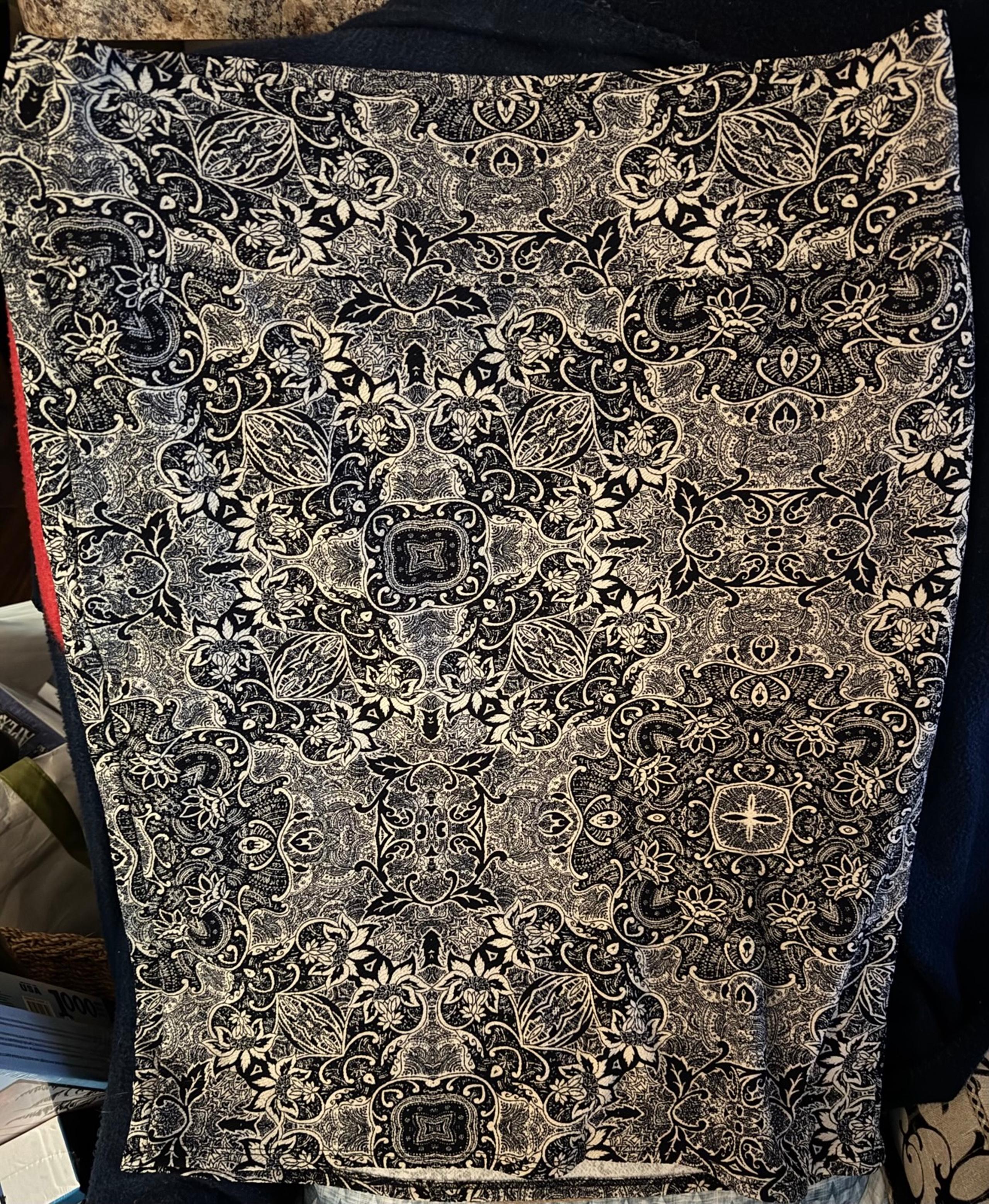 Women’s LuLaRoe B&W pencil skirt