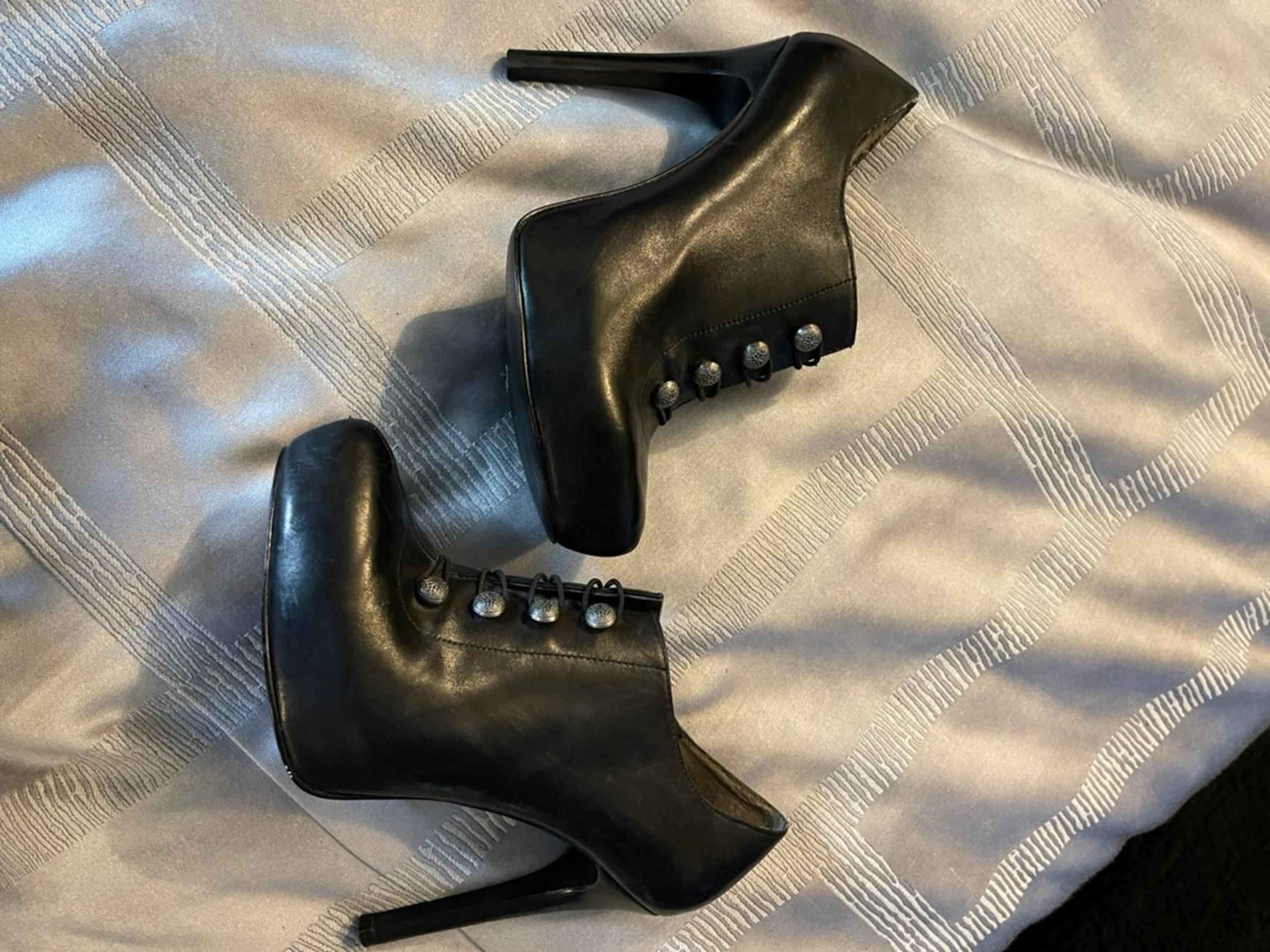 Boots black leather  Carlos size 8.5