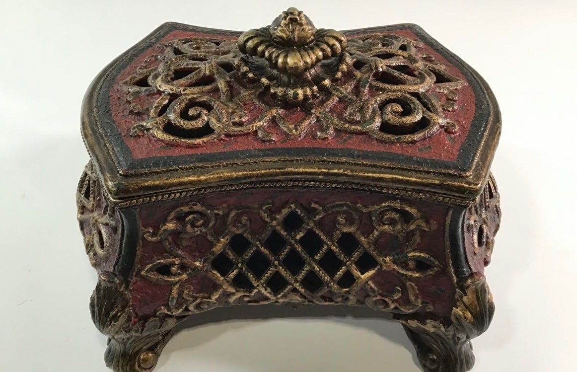 Barnum storage box