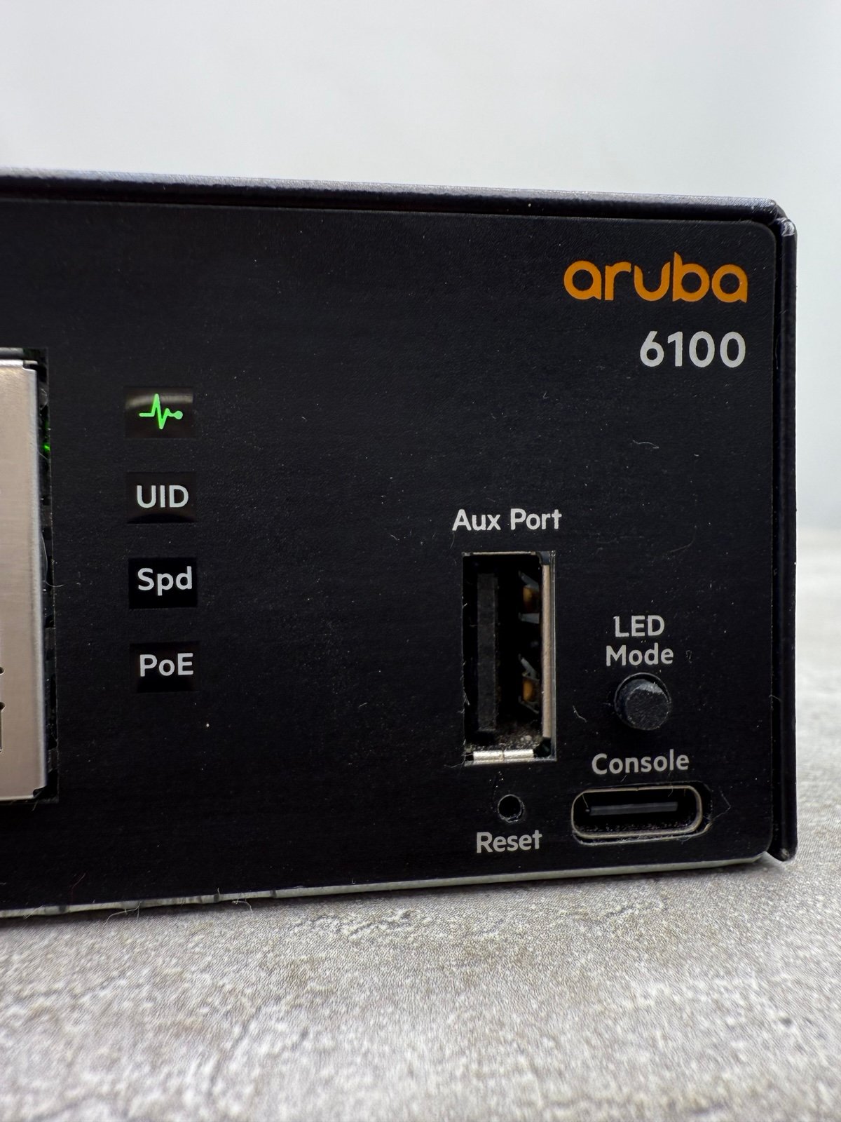 HP Aruba 6100 12G Switch JL679A