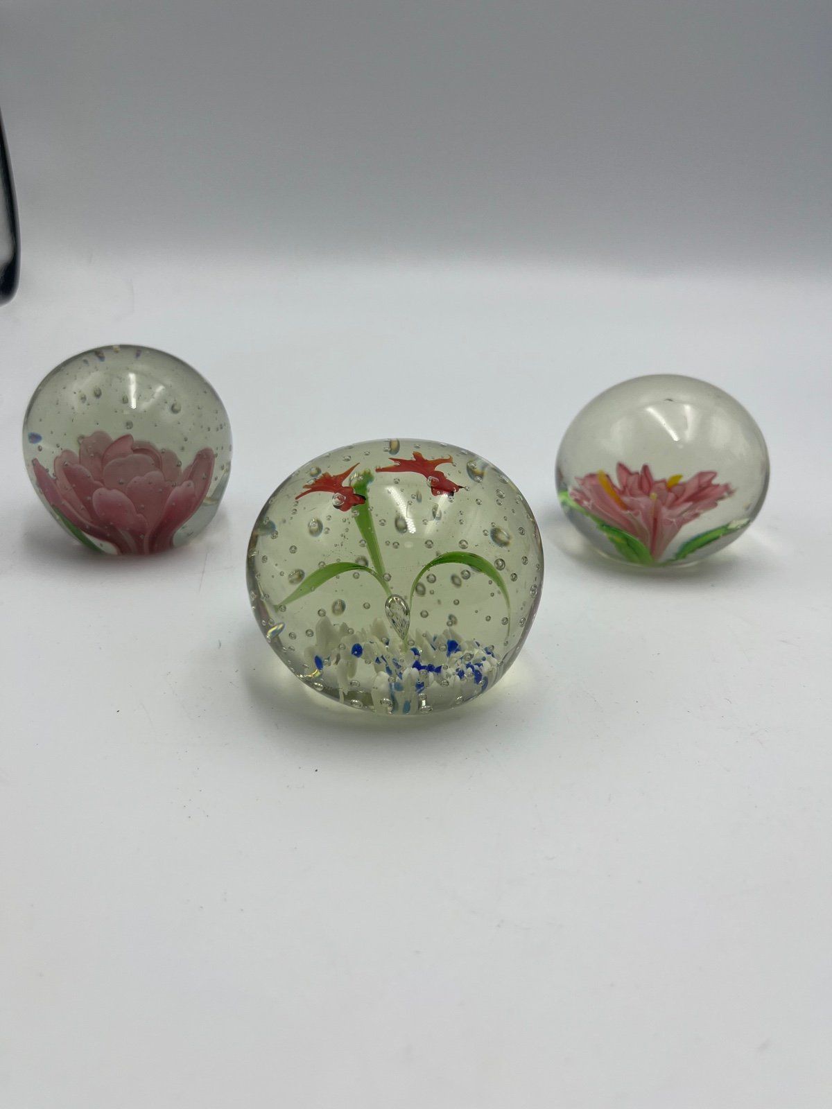 Vintage art glass crystal ball paper weight flower