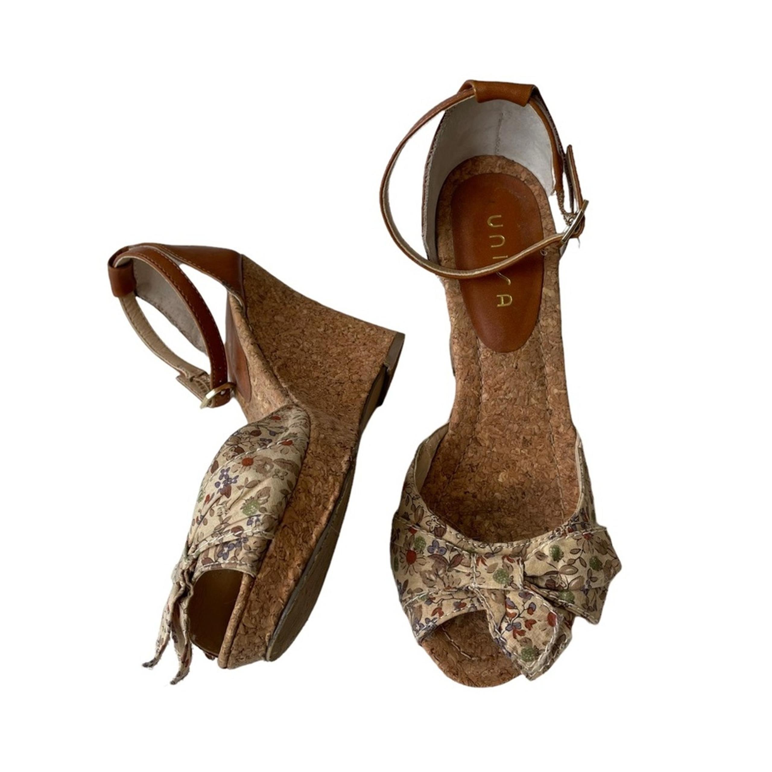Unisa Wedge Floral Cork Peep Toe Neutral Tan 7 GUC