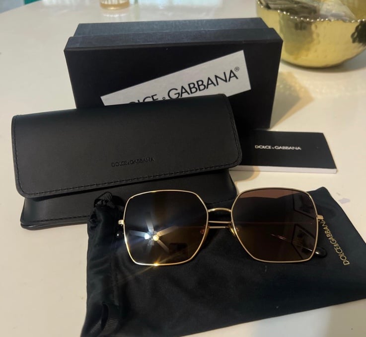 Gold frame dolce Gabbana sunglasses unisex. AUTHENTIC