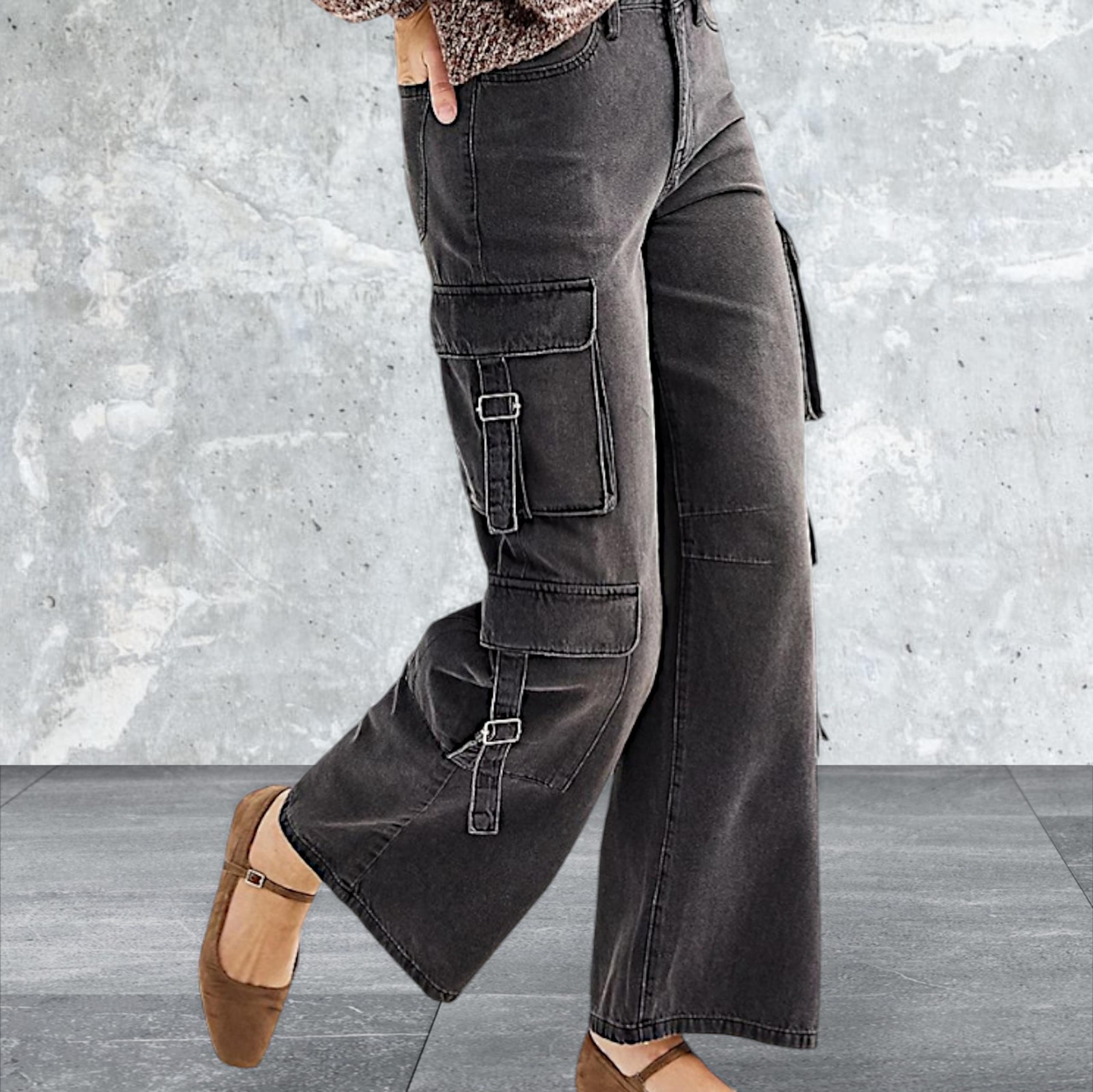 NWT SZ 17/W33 Wide Leg 8 Pocket Straight Leg Cargo Jeans Black Wash only Avble