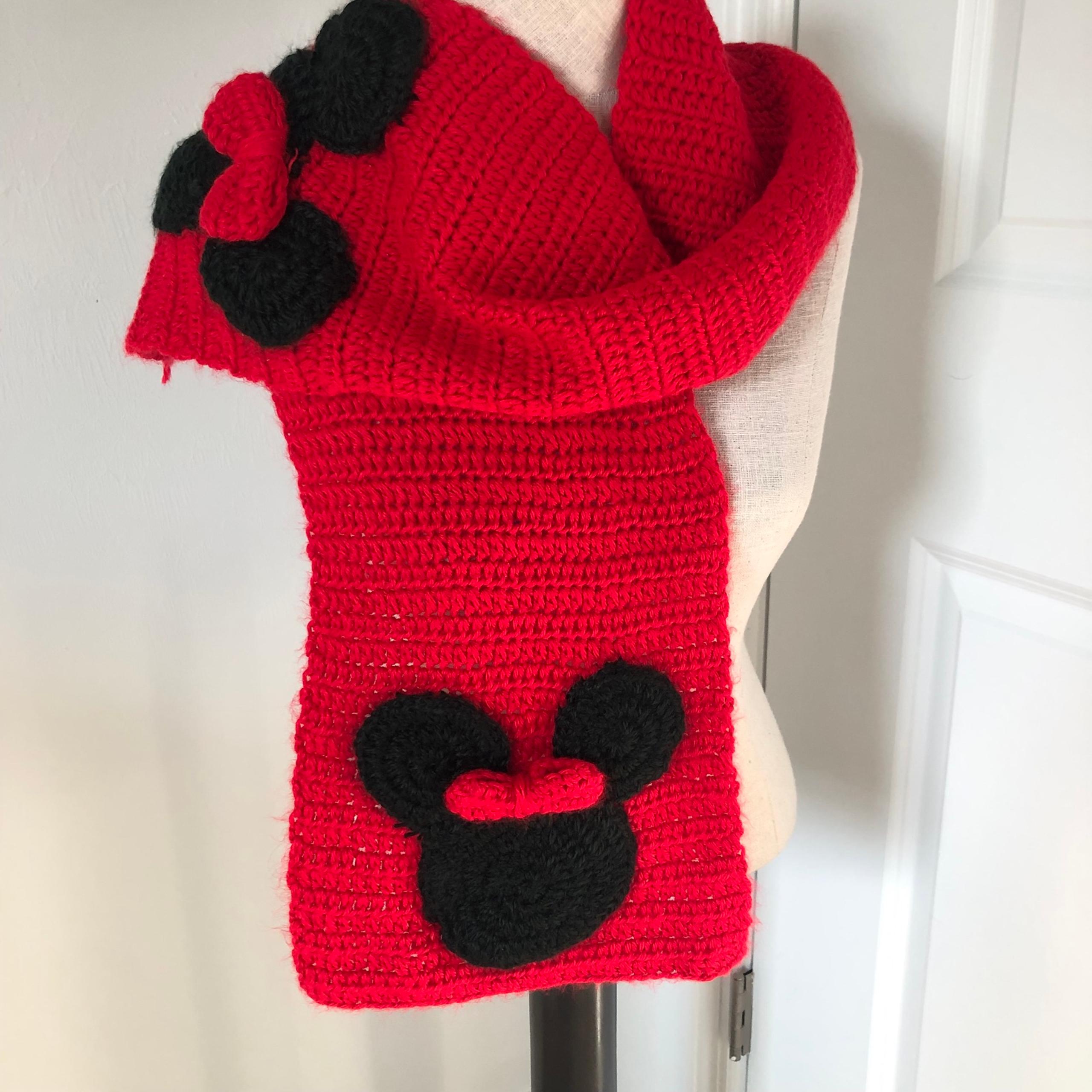 Minnie Mouse Handknit Scarf