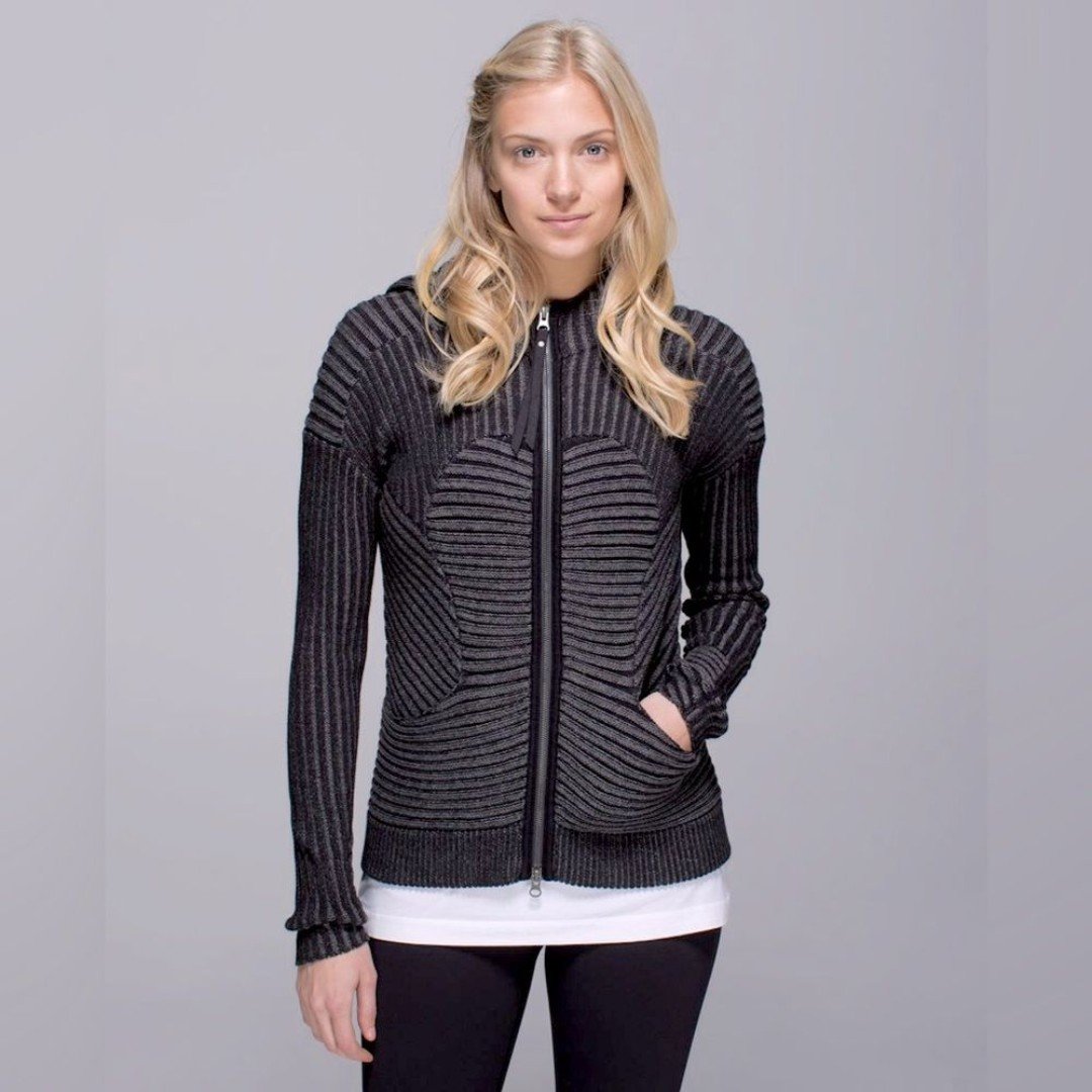 Lululemon Embrace Hoodie Knit Sweater Jacket in Black/Dark Grey size 4