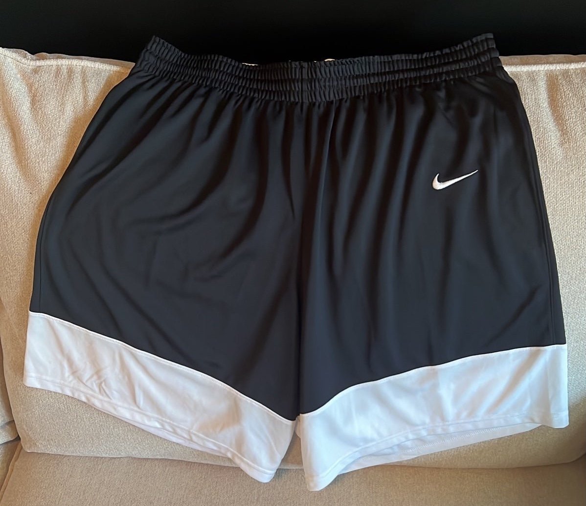 MENS Nike DRI-Fit Shorts! Size 3XL!!