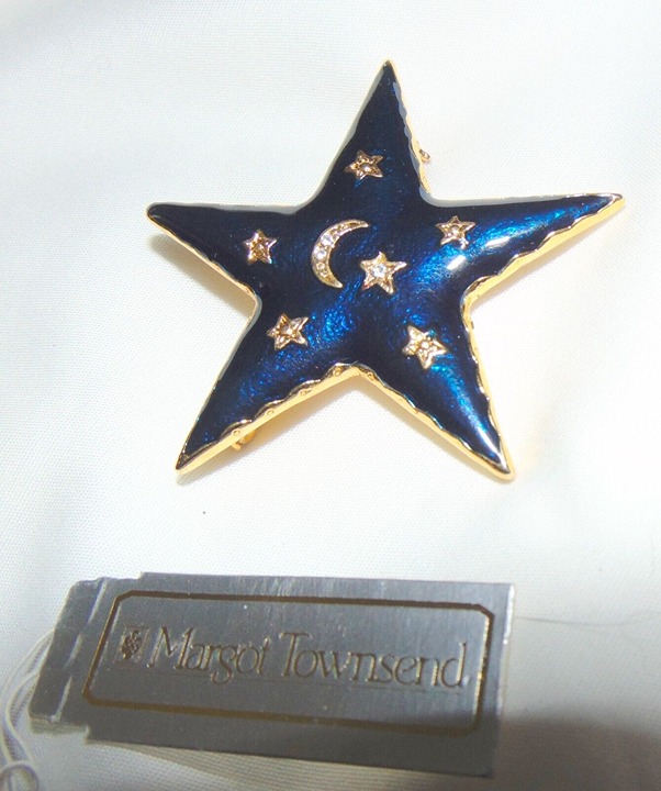 MARGOT TOWNSEND BLUE STAR PIN AWESOME! MEASURES 2 IN.WIDE COMPLETE WITH ORIGIN