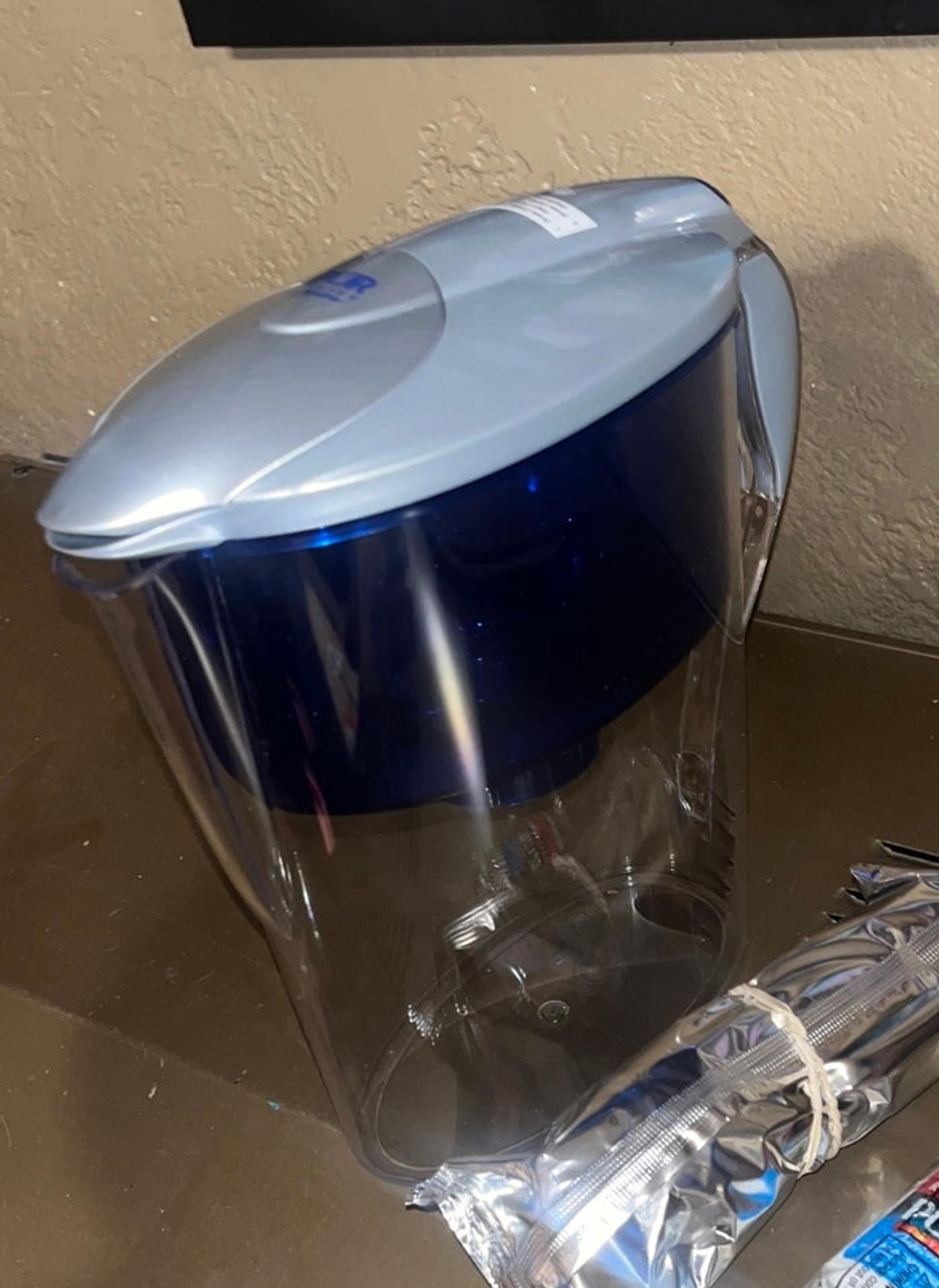 Pur Water Filter Pitcher with filter and flavor option