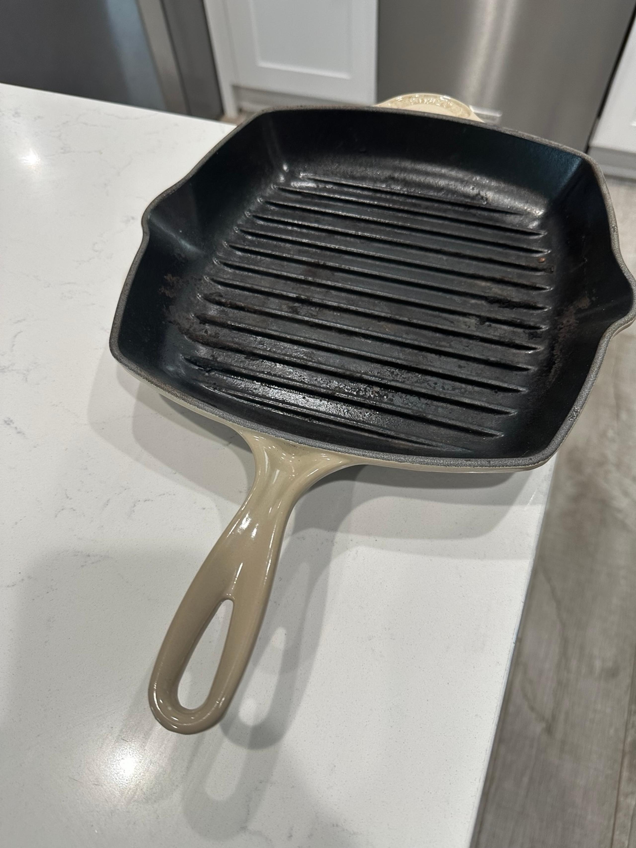le creuset signature enameled cast iron square grill pan