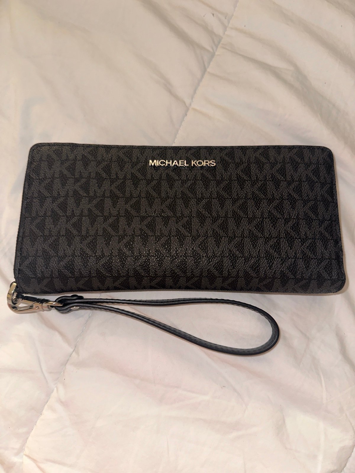 Michael Kors wristlet