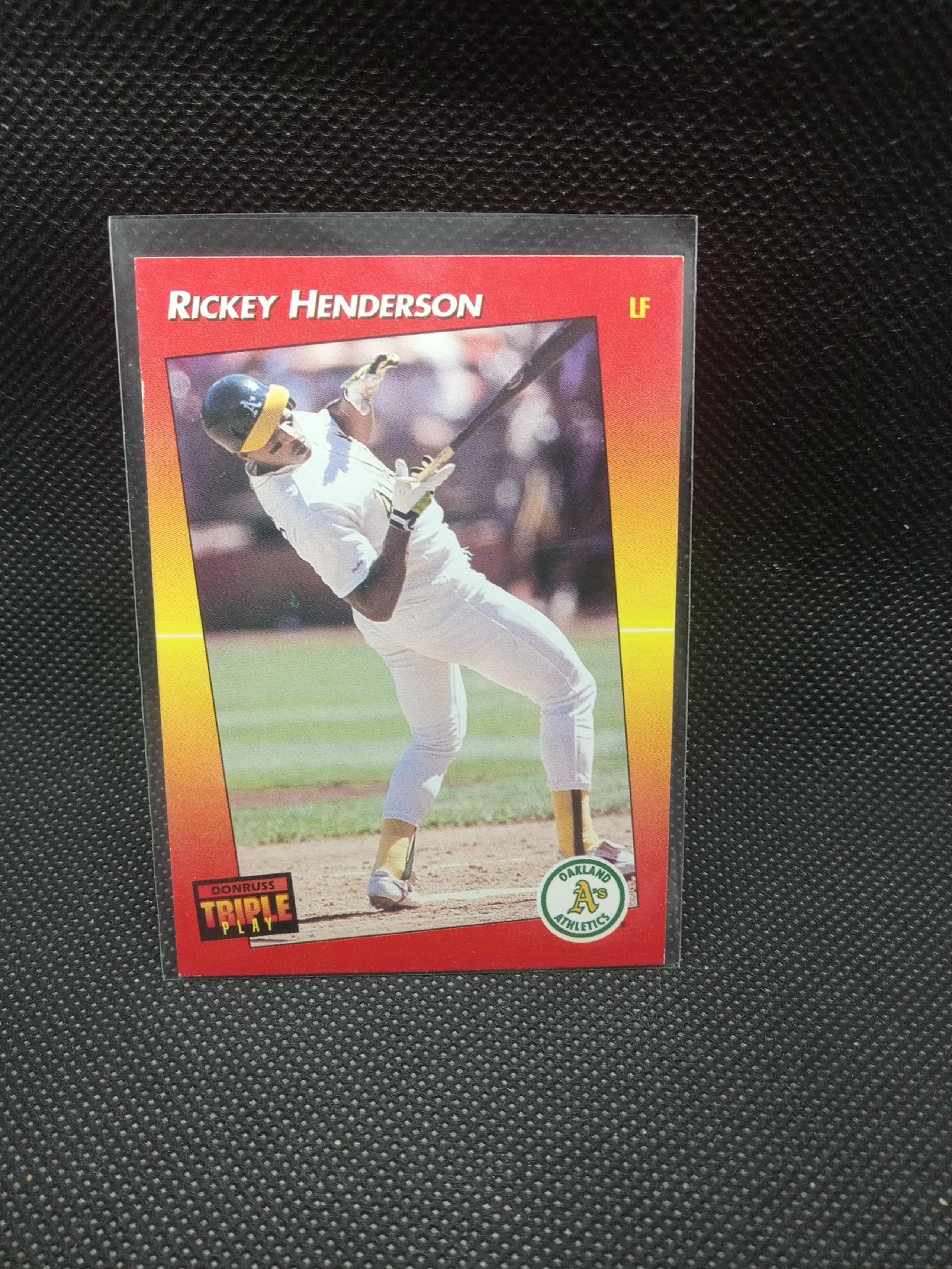 Rickey henderson 1992 triple play leaf card #63 in near/Mint condition