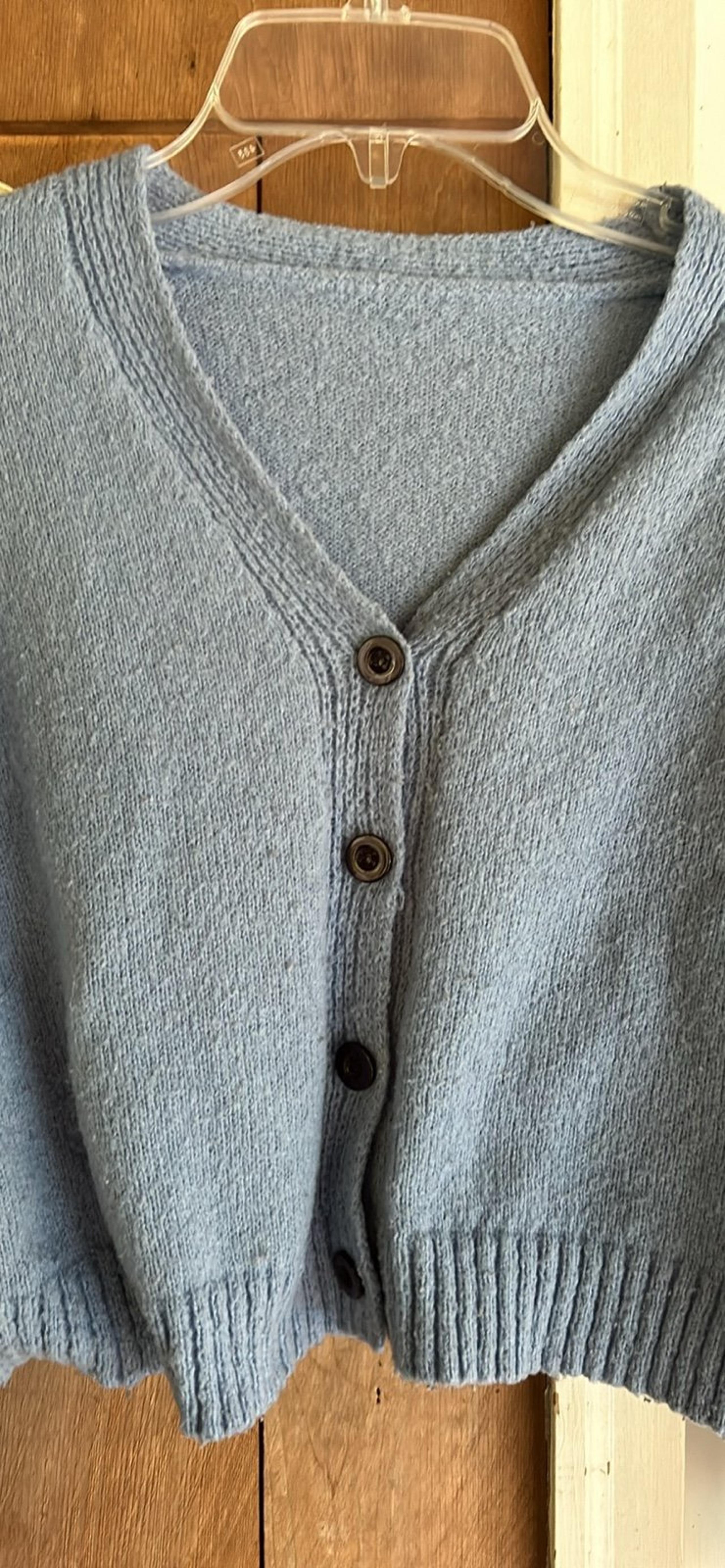 Juniors women’s small SHEIN knit blue long sleeve crop vneck cardigan sweater