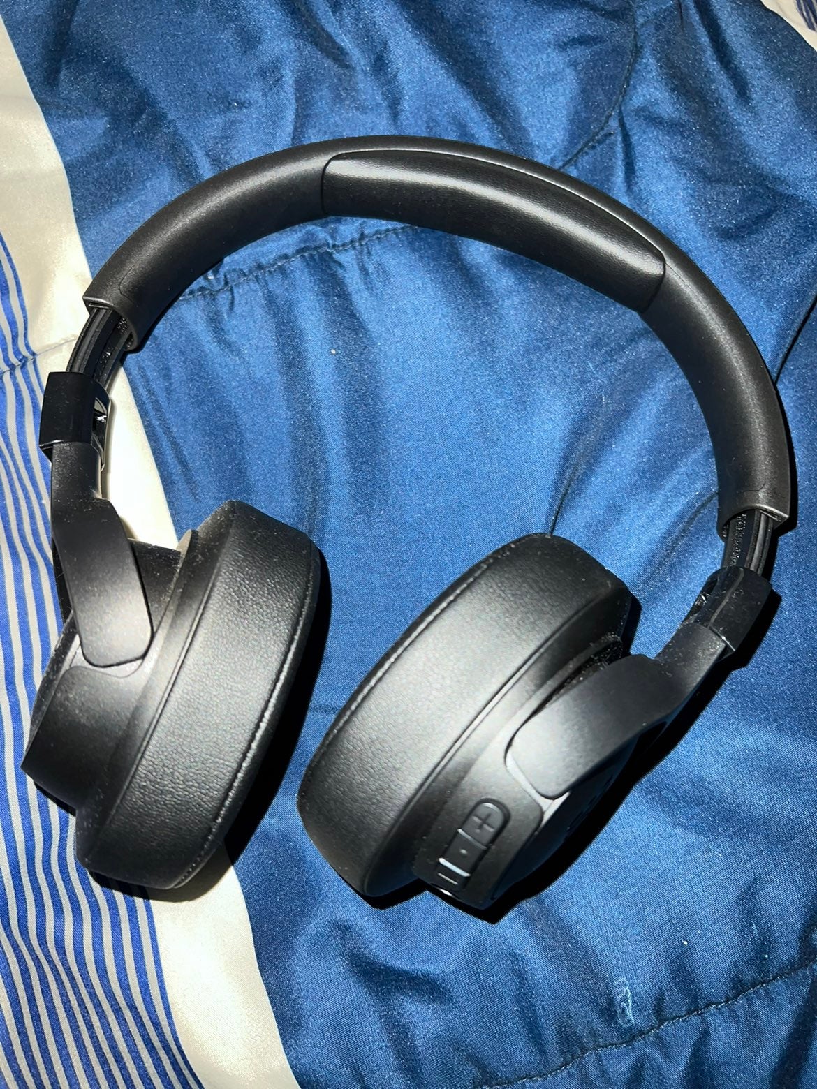 JBL Tune 760NC