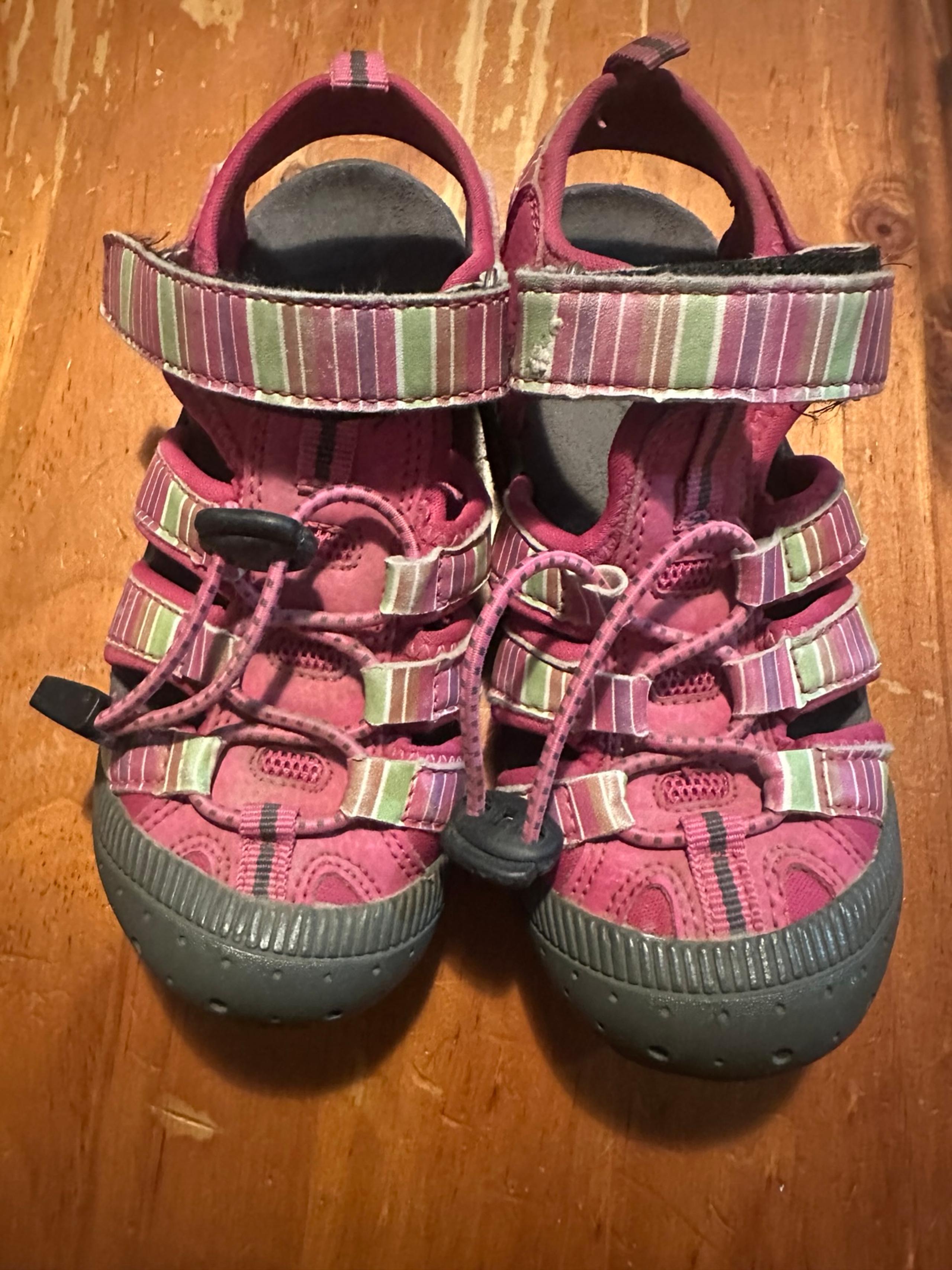 Dream sandles girls size 10