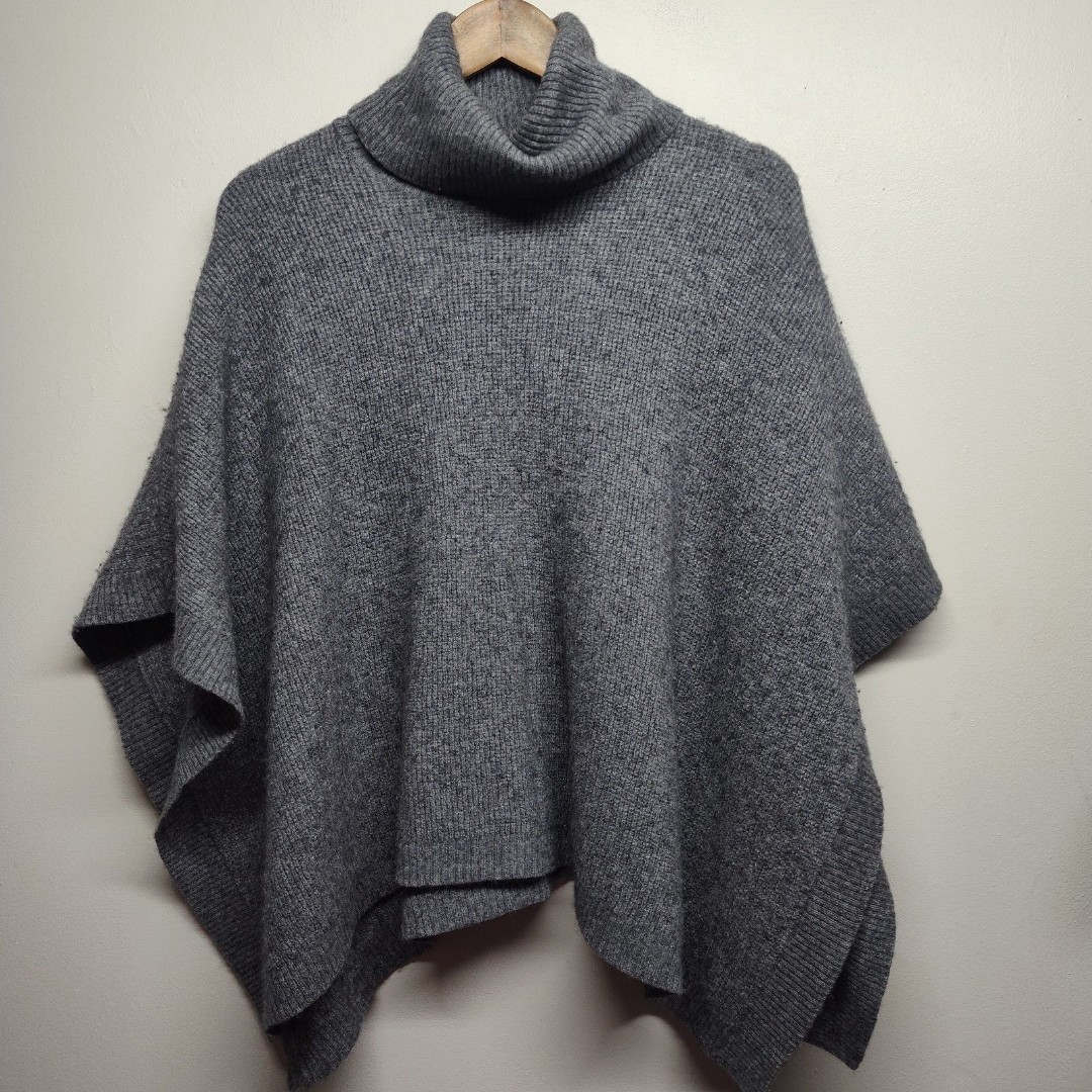 Halogen Knit Poncho One Size Gray Wool Cashmere High Neck Outdoor Bohemian