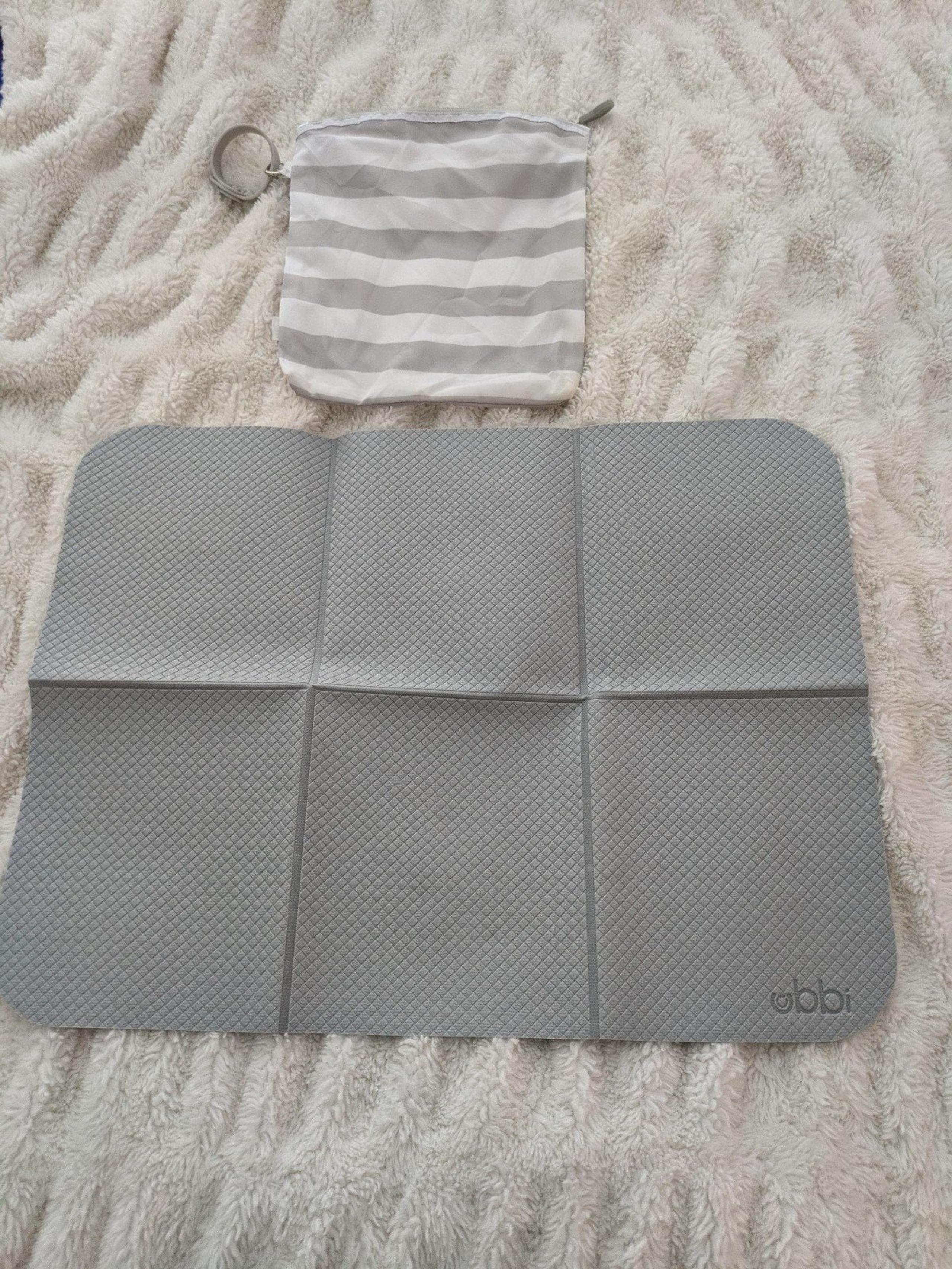 Ubbi on the go Changing Baby Mat With Carrying Bag