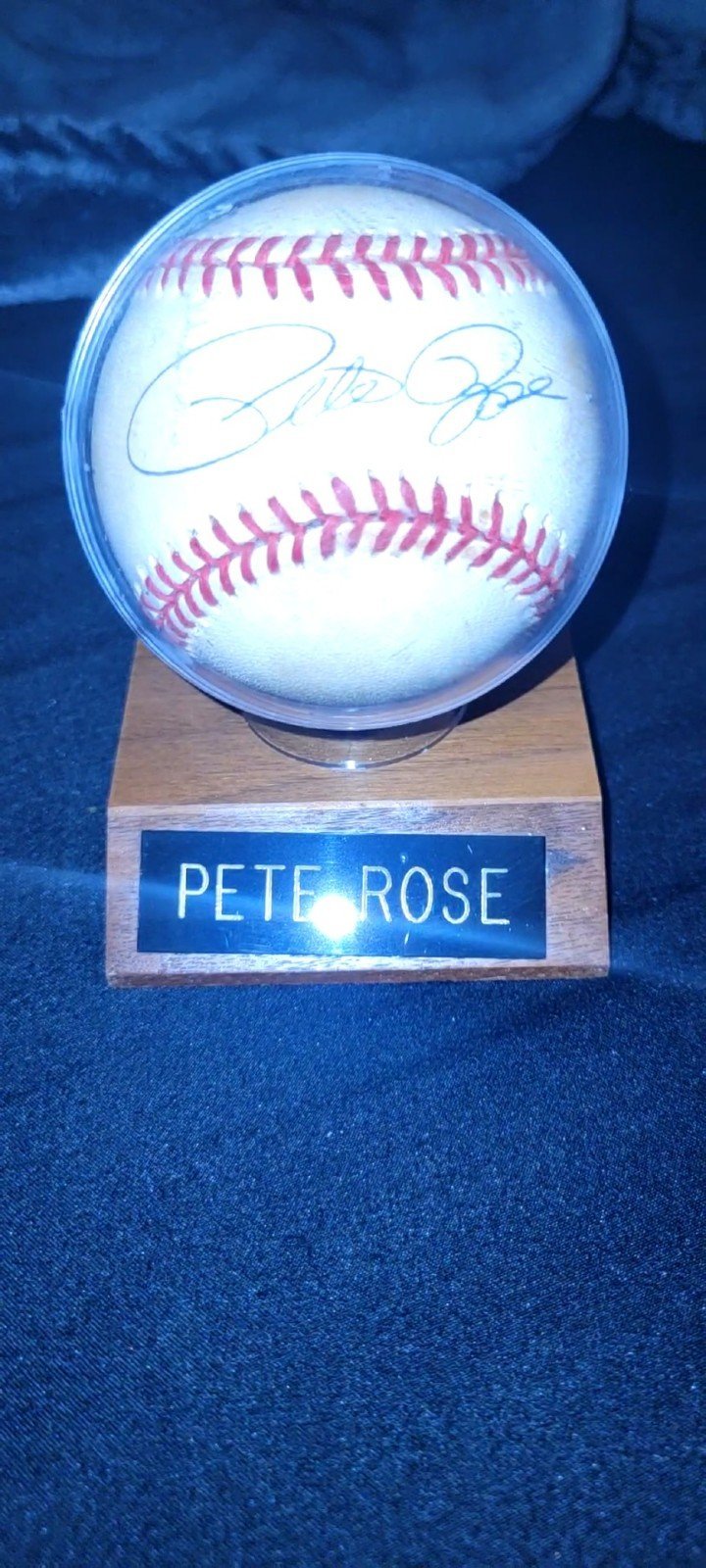 Pete Rose Autographed baseball