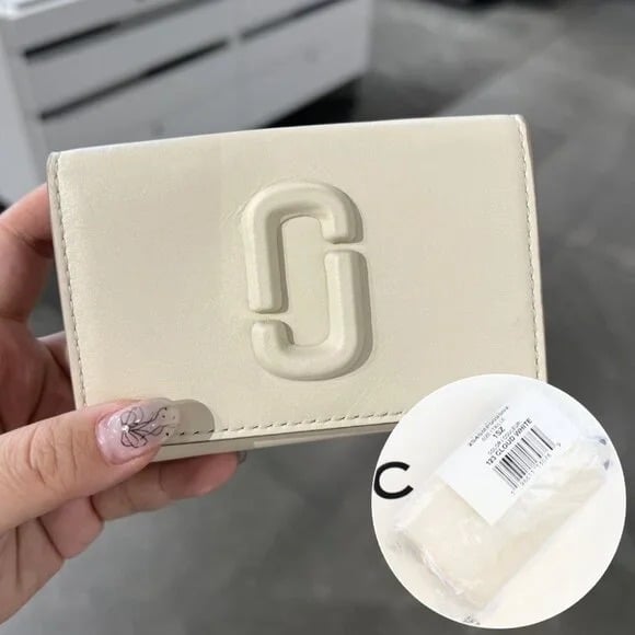 Marc Jacobs THE LEATHER J MARC TRIFOLD WALLET 2S4SMP009S02 Cloud White