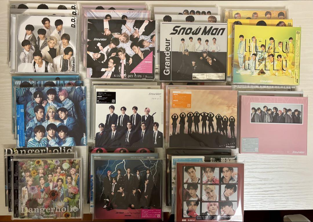 【With Some Bonuses】 SnowMan Single CDs, Complete Set of 33, Bulk Sale