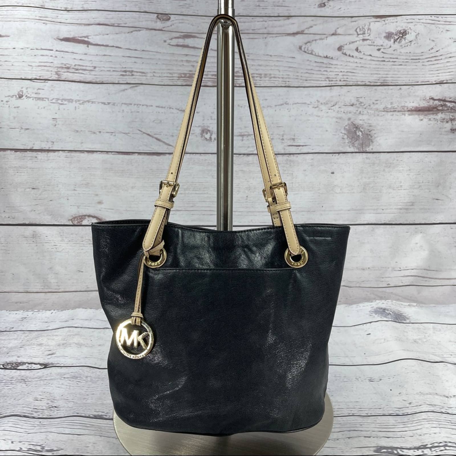 MICHAEL Michael Kors black tan bucket purse gold
