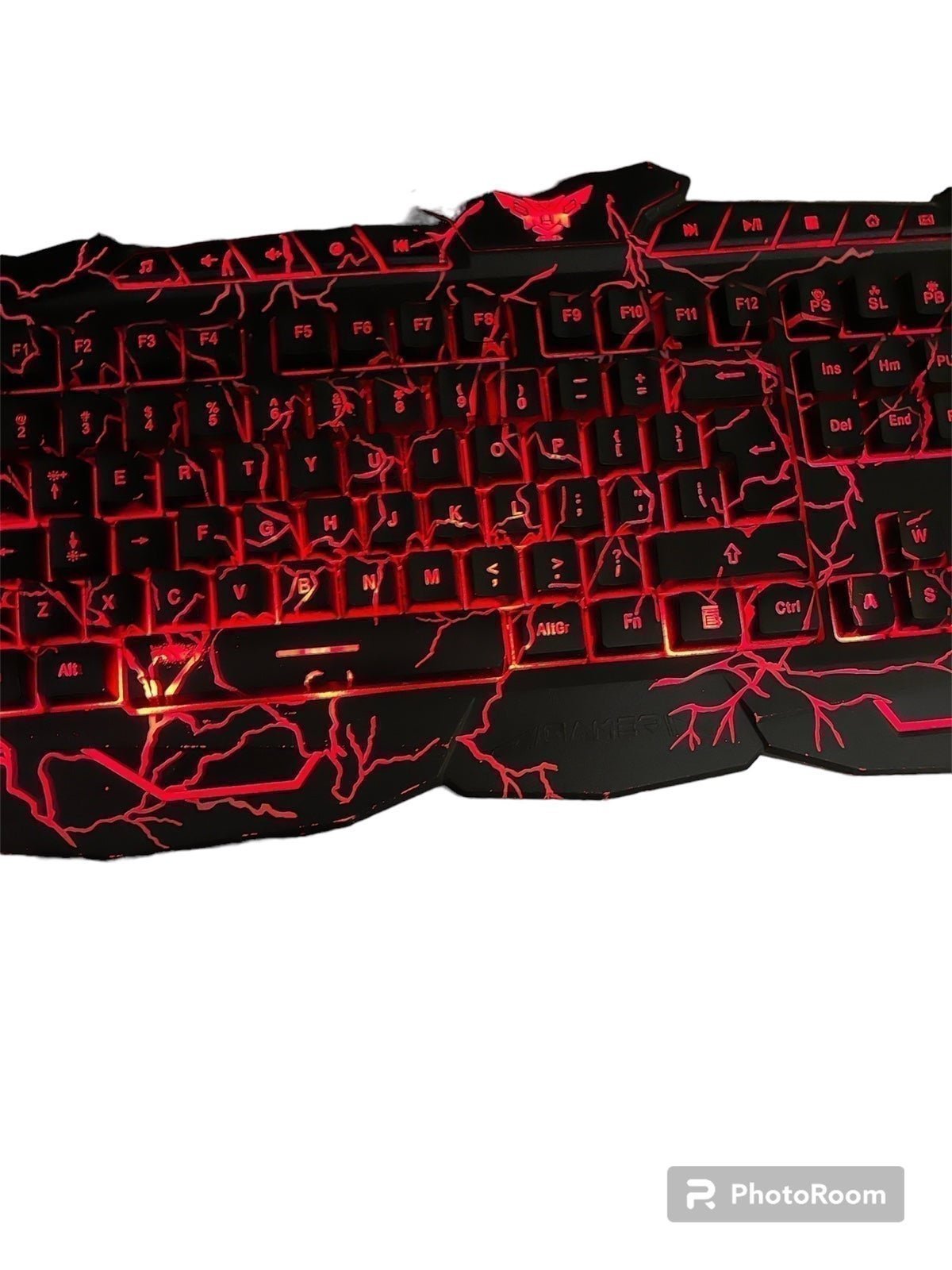 gaming keyboard with red lightning glow for great gaming features