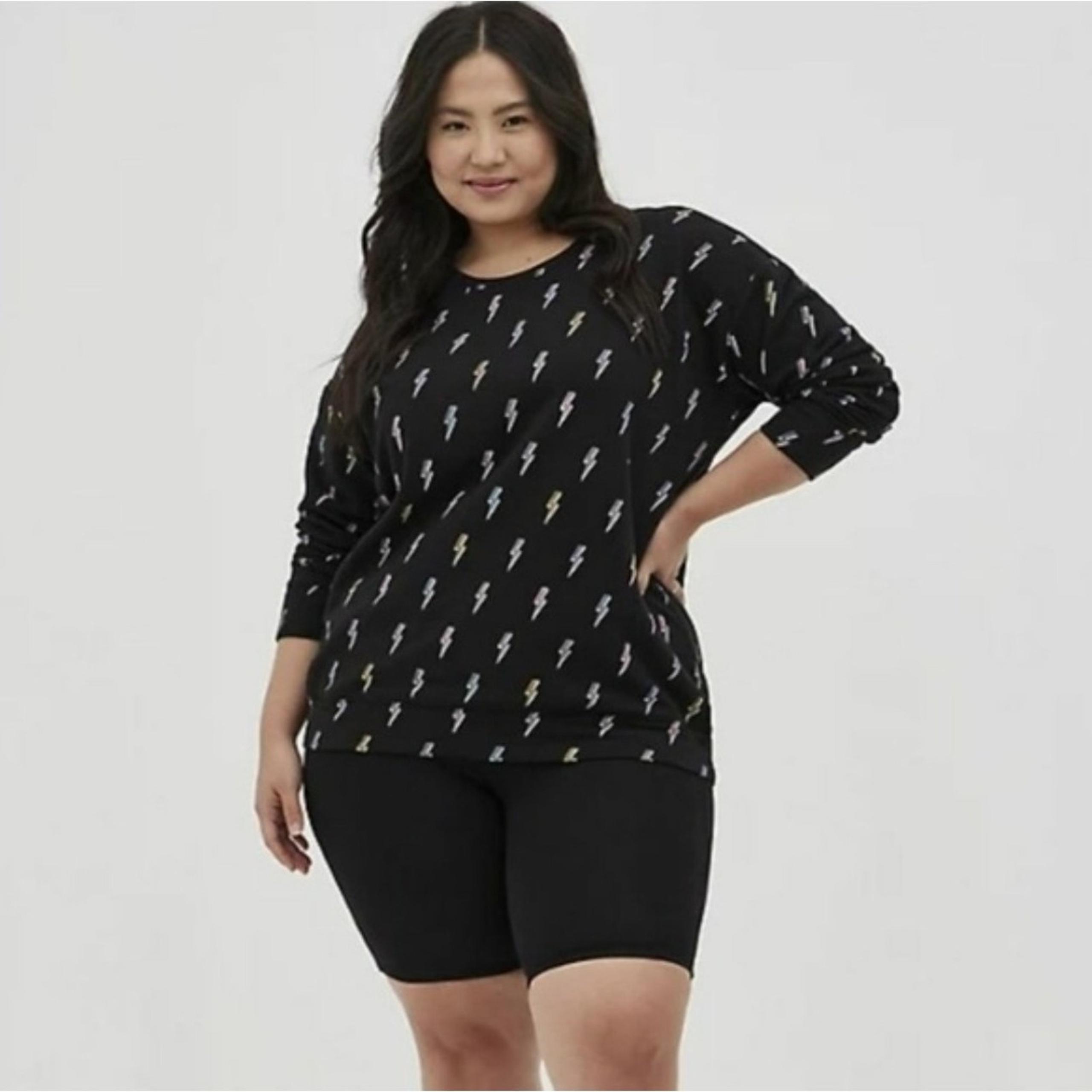 Torrid Black Thunderbolts Raglan Sweatshirt size 0