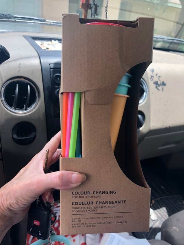 Set of color changing cups