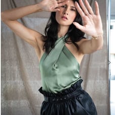 Leocé sage green satin look crossover front halter top size 10