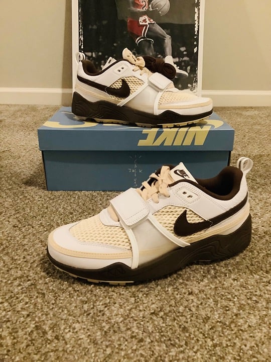 Nike Travis Scott