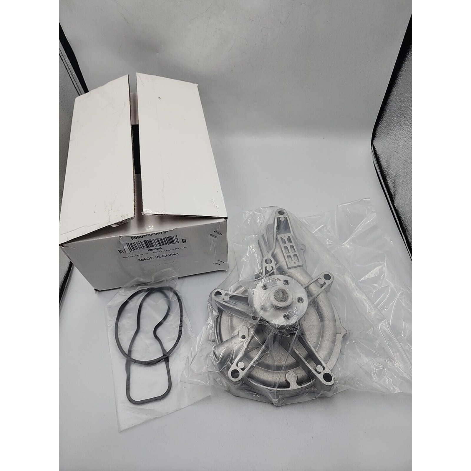 New Water Pump 20744939 85109694 for PAI 801131E Volvo D11 D13 D16 MACK MP7 MP8