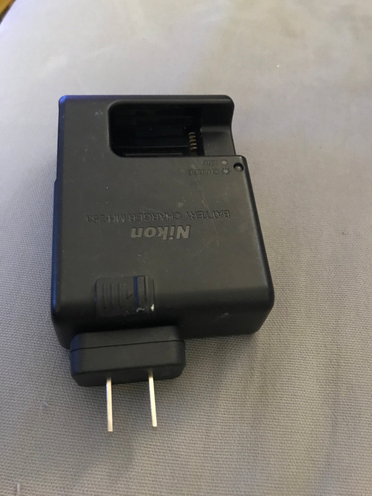 Genuine OEM NIKON EN-EL15 EN-EL15a EN-EL15c Battery Charger MH-25a + Adapter