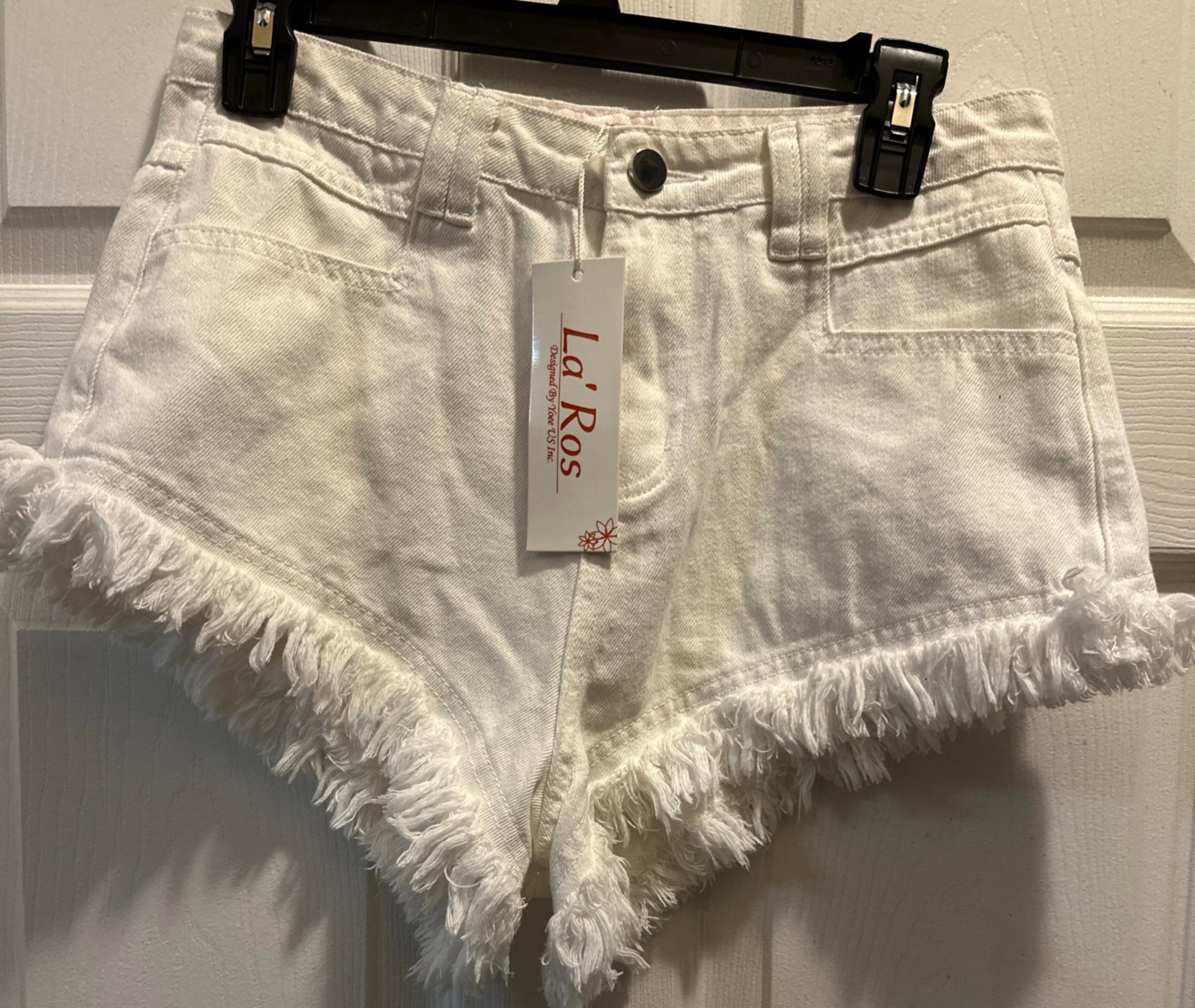 Shorts! La’  Ros  White Shorts Designed By Yore US Inc. Size Small