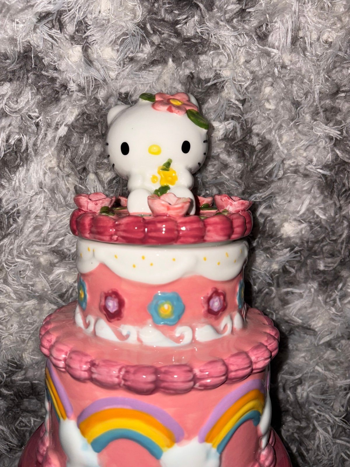 hello kitty cake ceramic