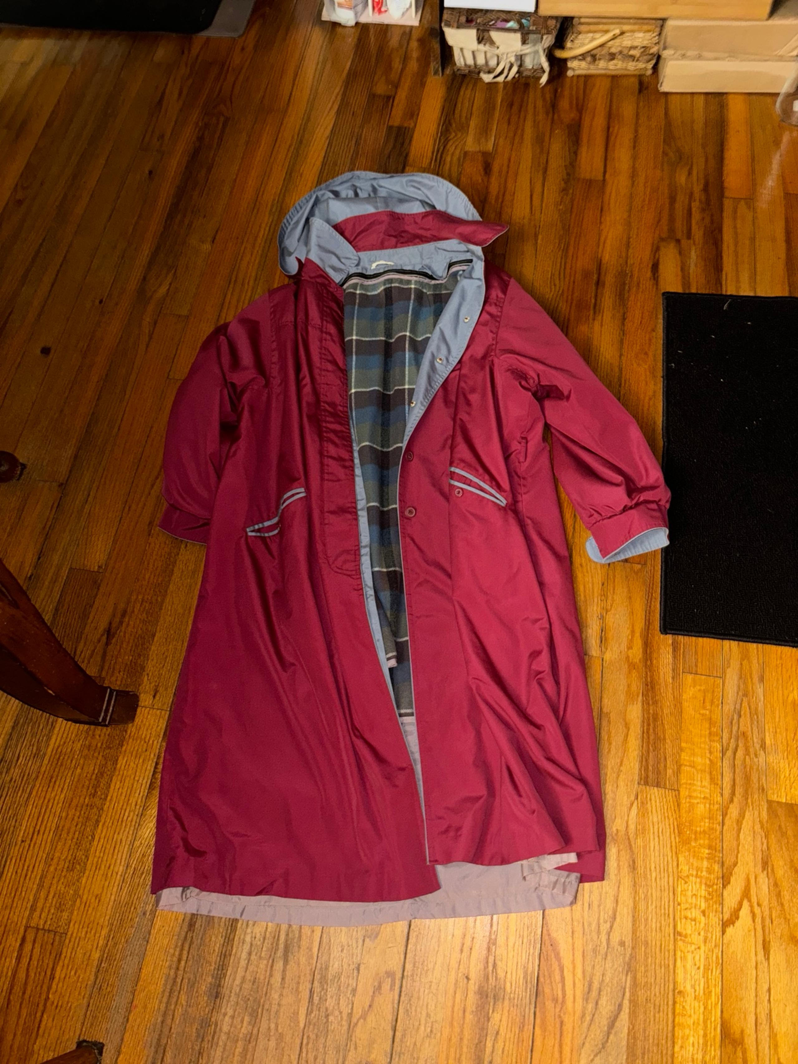 Nice rain jacket - Ancra International