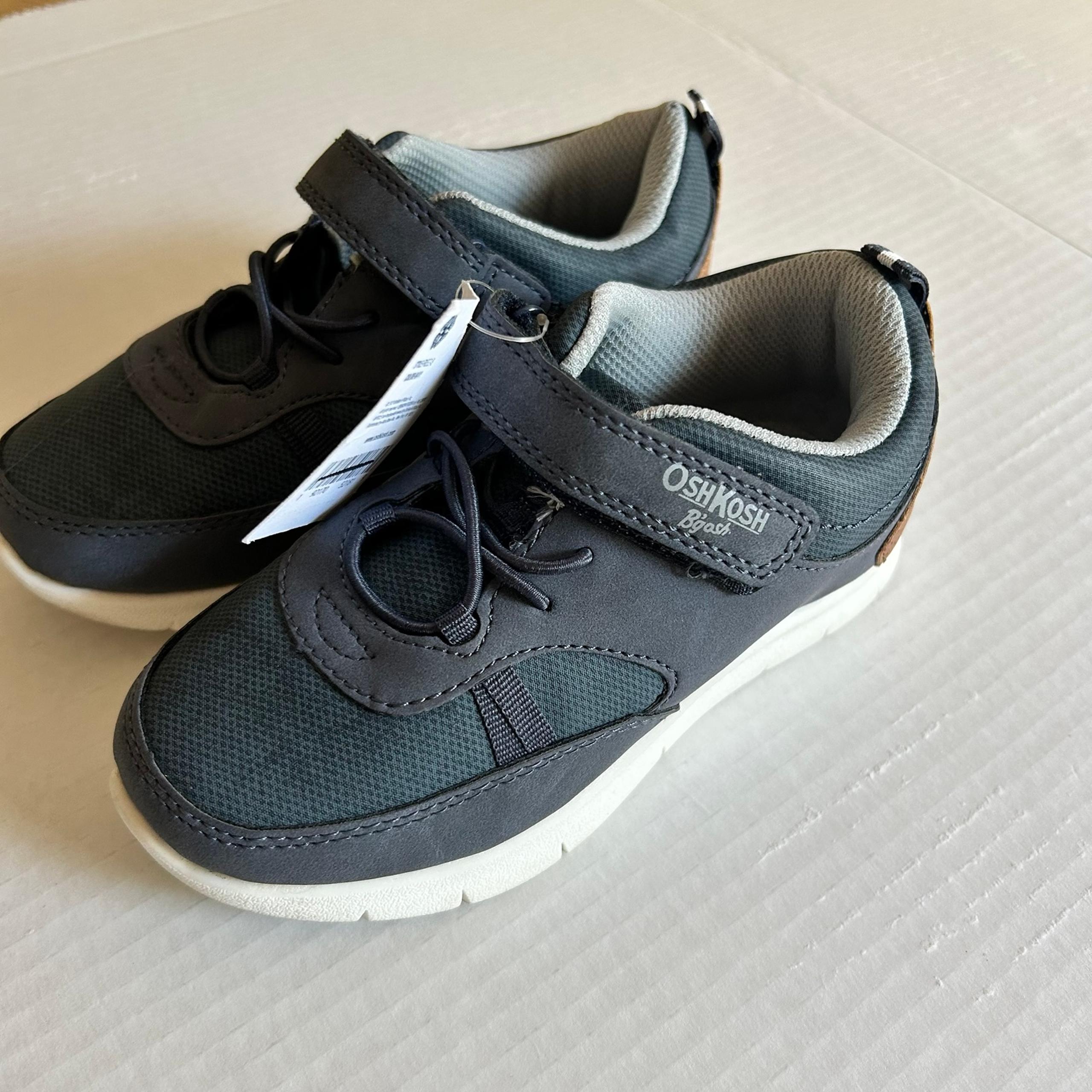 NWT Osh Kosh B’gosh Navy Velcro Boys shoes size 11