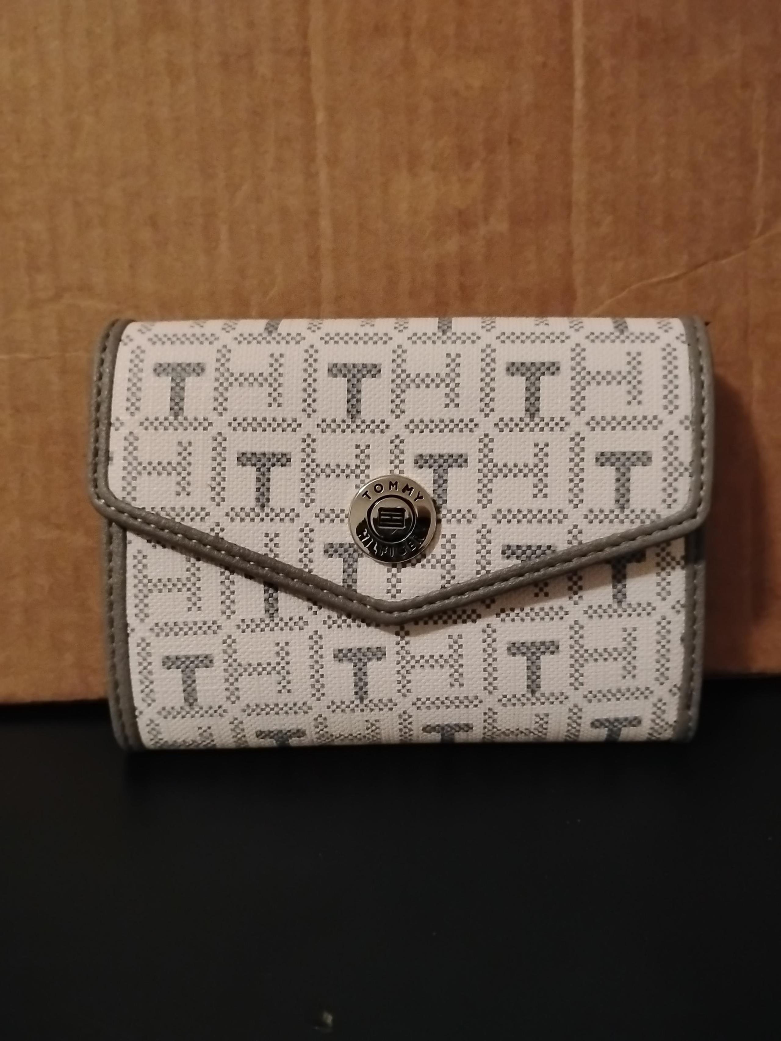 Tommy Hilfiger Women's Wallet
