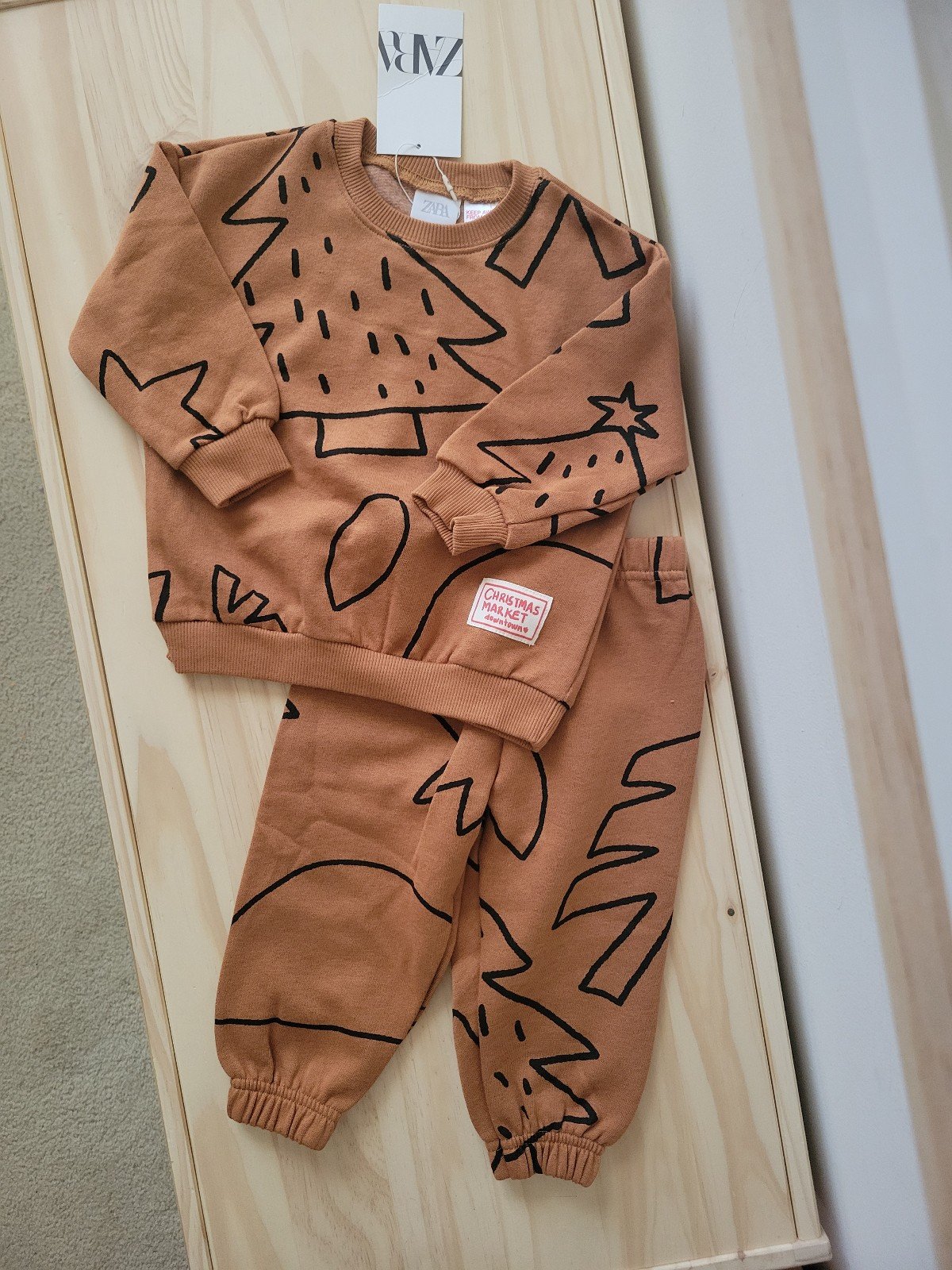 Zara baby kids PATTERNED SWEATSHIRT AND PANTS PLUSH MATCHING SET. Size 12-18