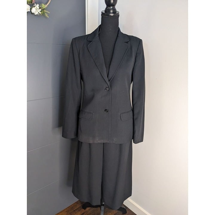 Vintage 1980's Halston III Skirt Suit in Black - 10/12