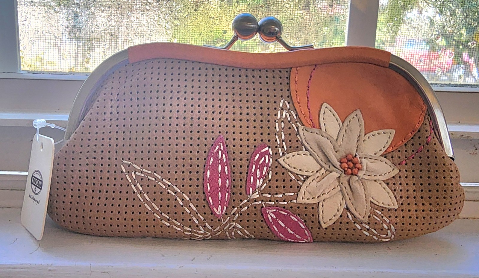 Fossil Tan Orange Multicolor Leather Flower Print Clasp Wallet Purse