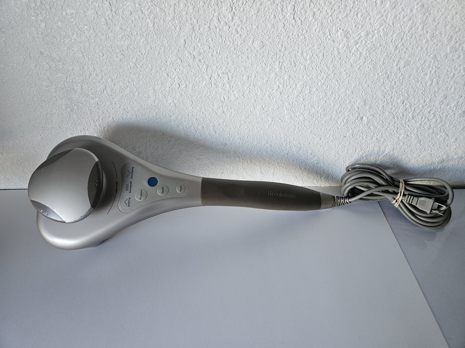 Brookstone 235333 Professional Handheld 15 Speed Thera Spa Adjustable Massager