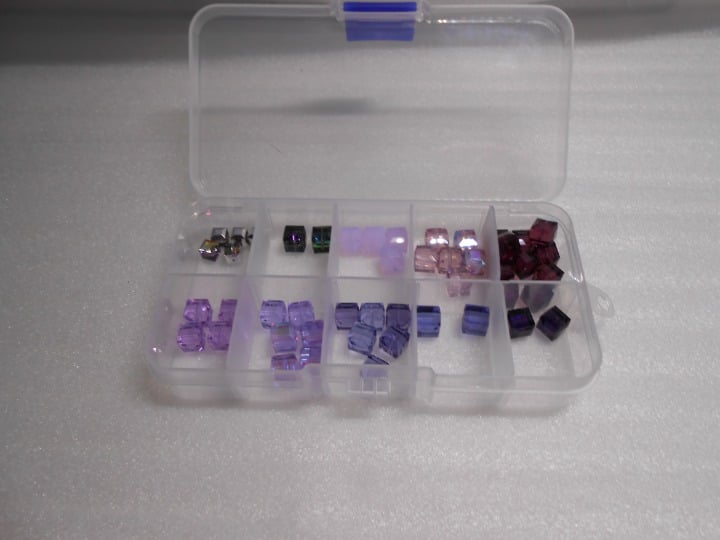 SWAROVSKI CRYSTAL 5601 CUBE BEADS PURPLES - 40 BEADS