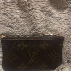 Louis Vuitton key clay with box and receipt