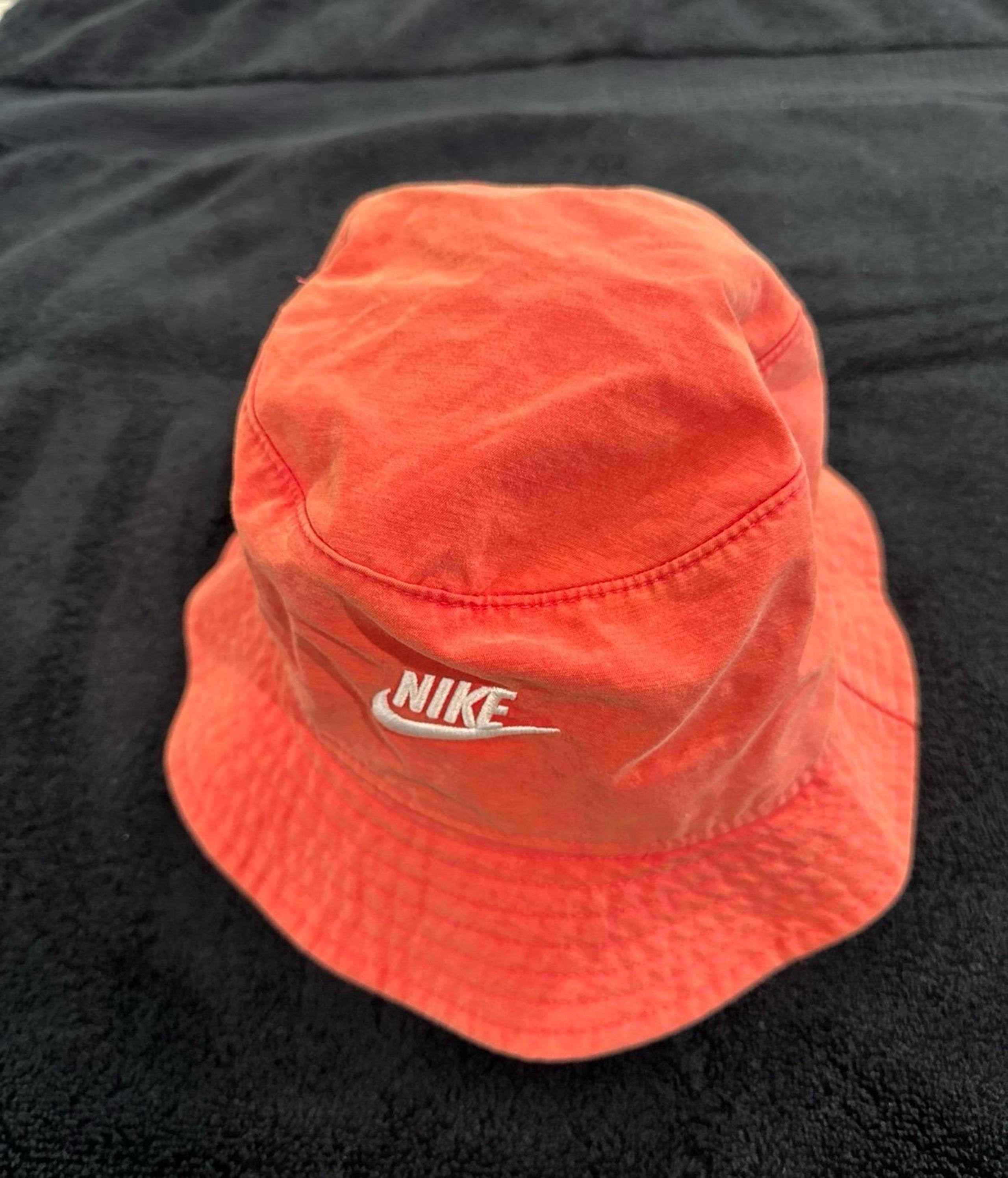 Nike bucket hat