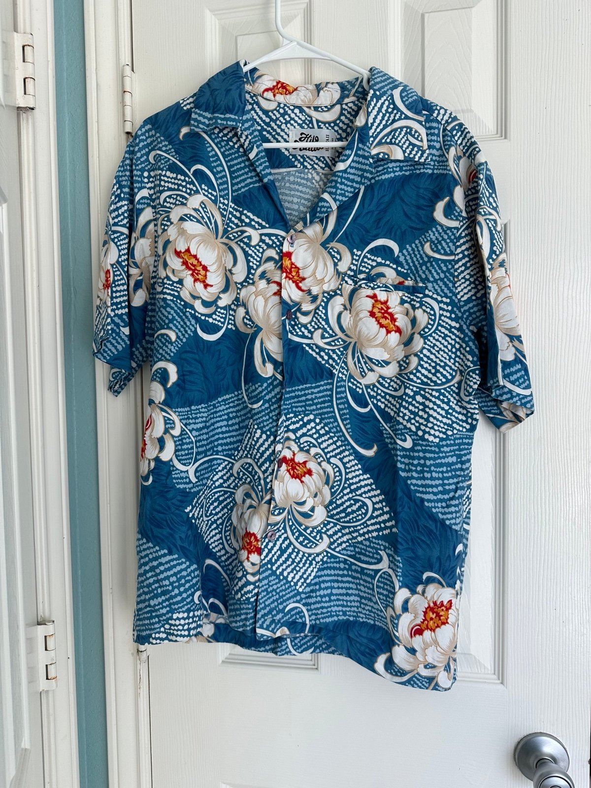 Hilo Hattie -Sz L Old-School Hawaii Waikiki Rayon Camp Tropical Shirt