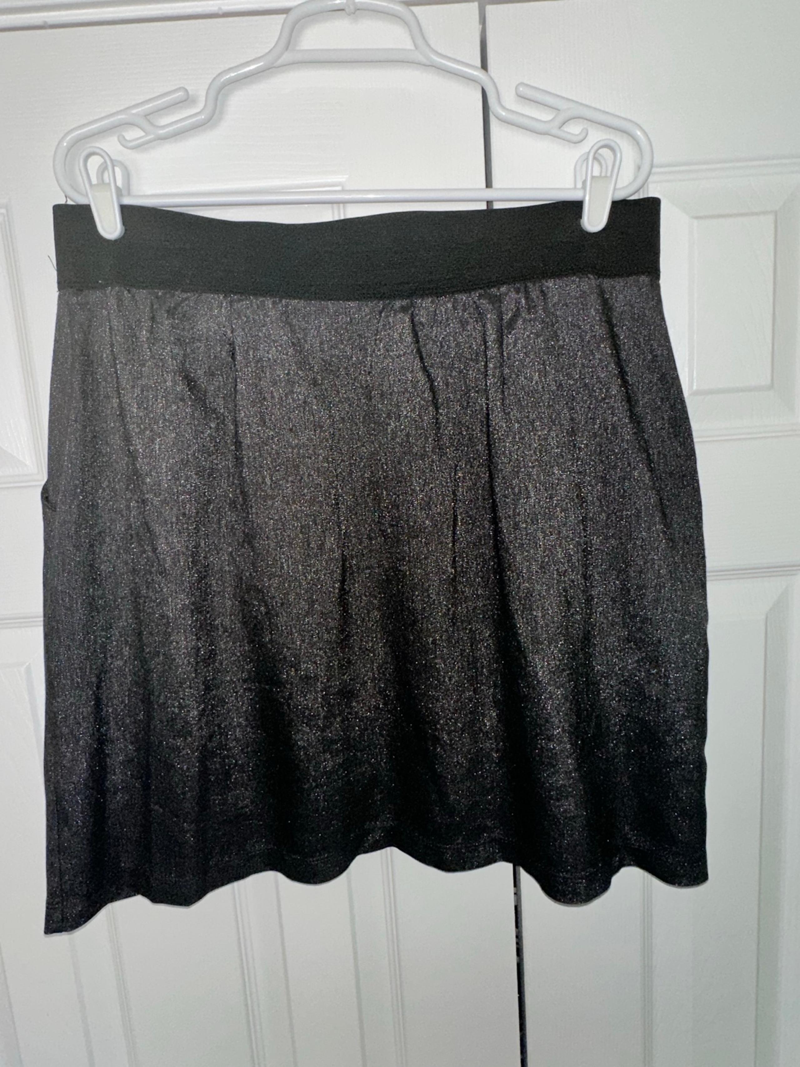 Dori elastic waist pocket wrap skirt Size L (see description )
