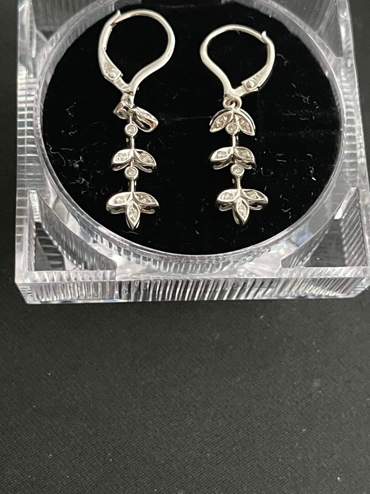 genuine diamond 14 k white gold earing