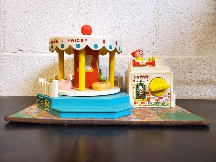 1972 Vintage Fisher-Price #111 Play Family Merry-Go-Round *WORKS*