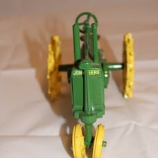 John Deere Green 50Th Anniversary Commemorative Edition Toy Tractor 1/16 Scale