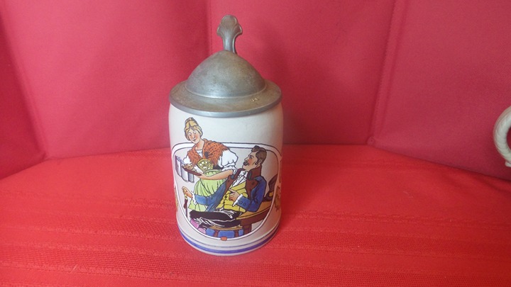 Anique Art Nouveau Beer Stein 10/2L Measures about 5 high .